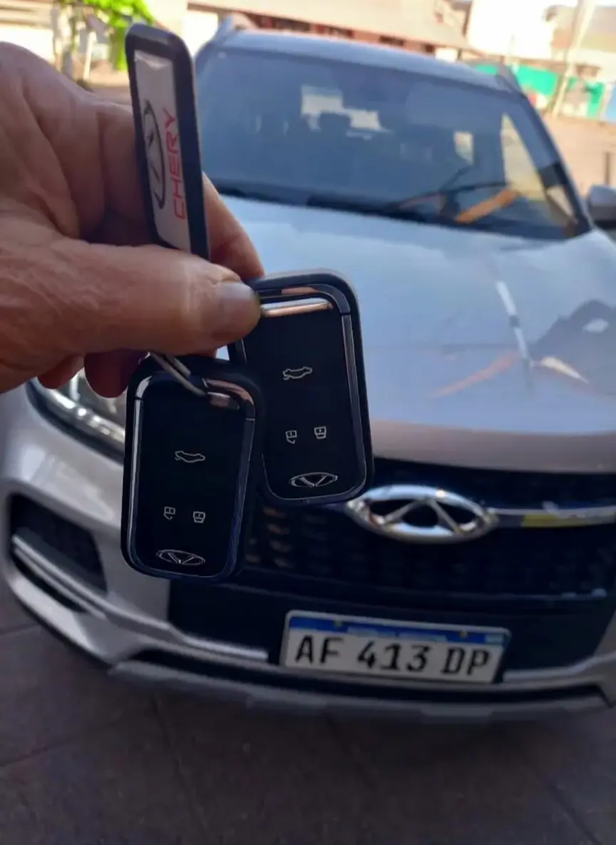Duplicado de llaves codificadas de auto importado realizado por cerrajería automotriz en Neuquén